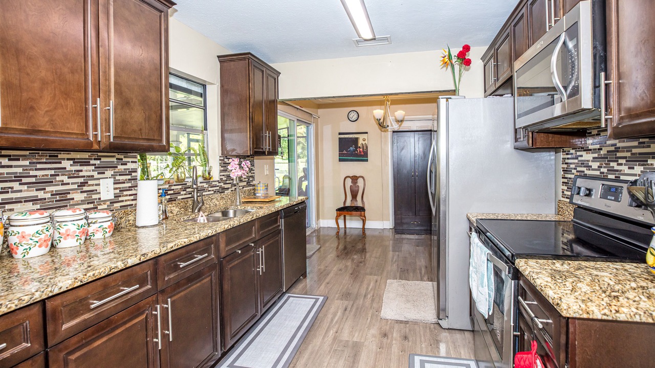 Photo of Kitchen in Azalea Park
