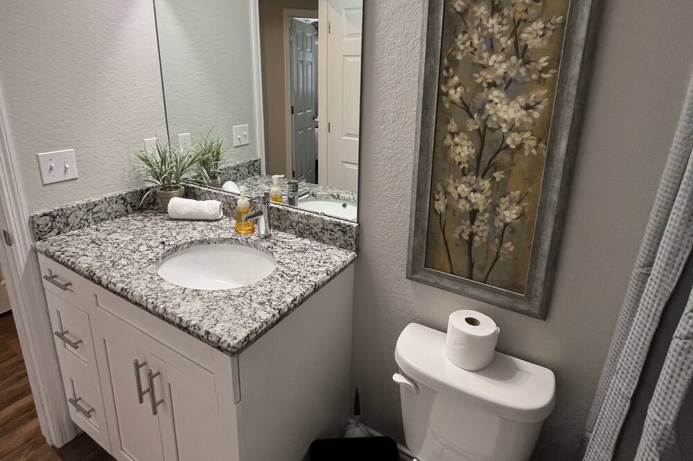 Photo of Bathroom in Bartow