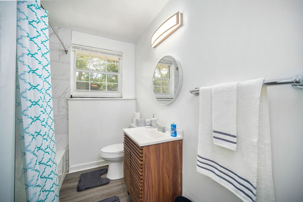 Photo of Bathroom in Murray Hill