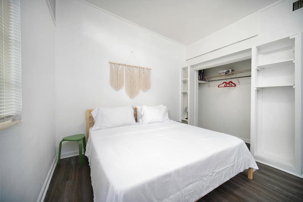 Photo of Bedroom in Murray Hill