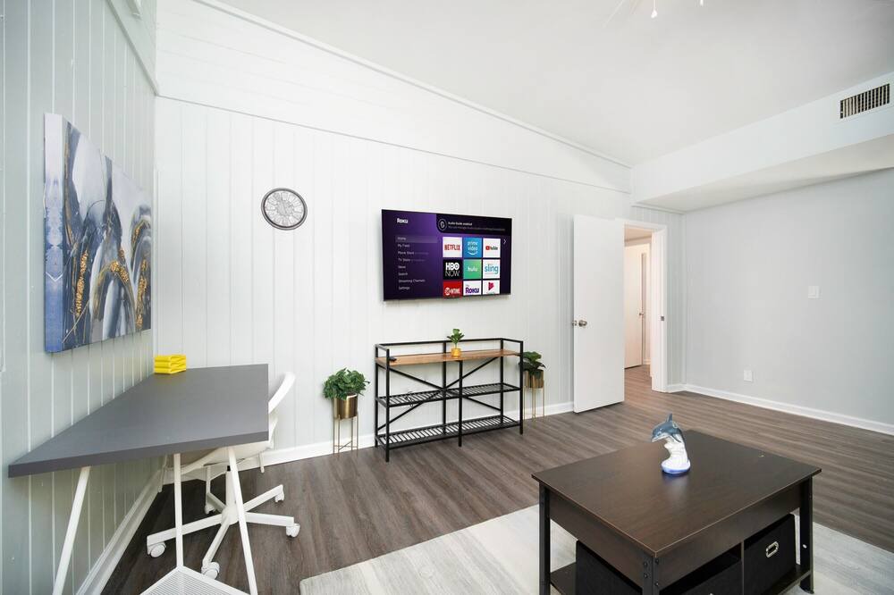 Photo of Livingroom in Murray Hill