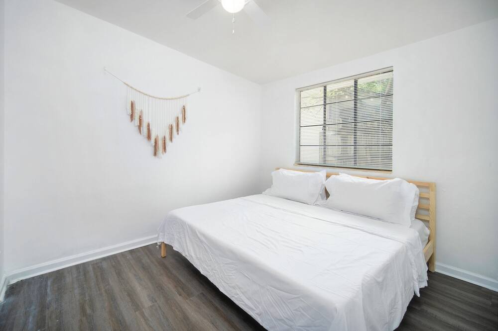 Photo of Bedroom in Murray Hill
