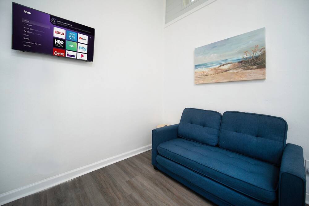 Photo of Livingroom in Murray Hill