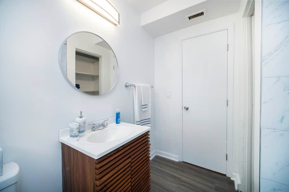 Photo of Bathroom in Murray Hill
