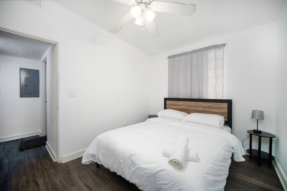 Photo of Bedroom in Murray Hill