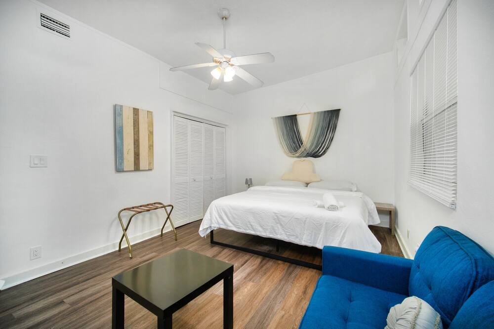 Photo of Bedroom in Murray Hill