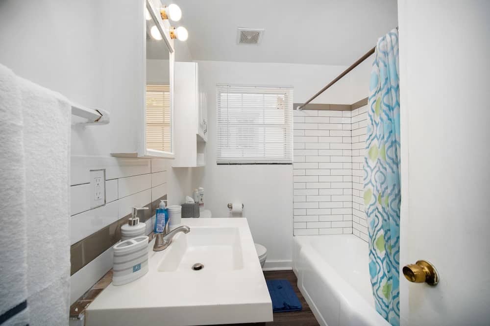 Photo of Bathroom in Murray Hill