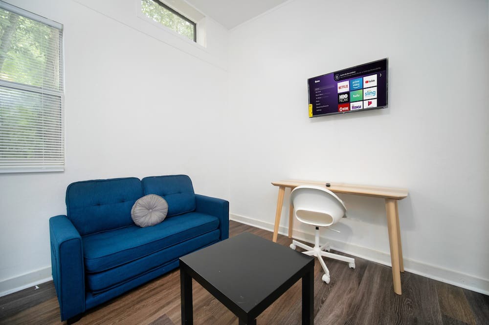Photo of Livingroom in Murray Hill