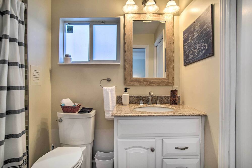 Photo of Bathroom in Cypress Lakes