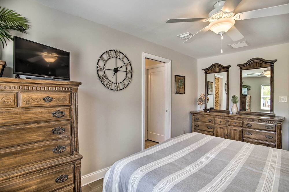 Photo of Bedroom in Cypress Lakes