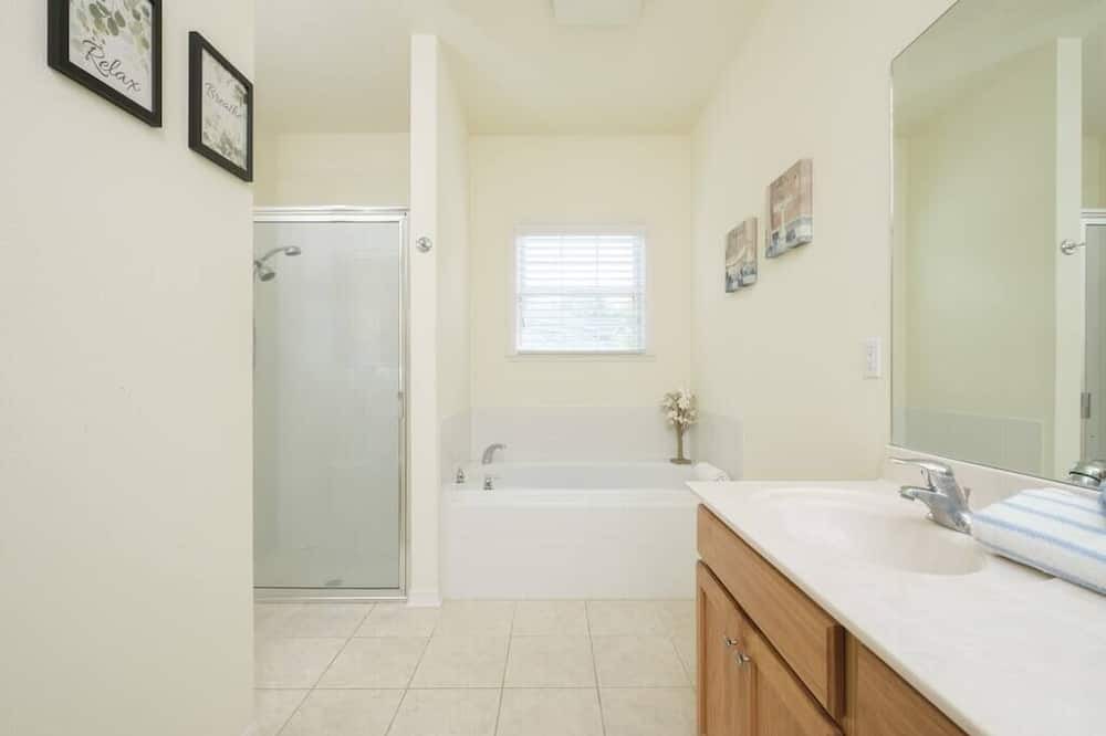 Photo of Bathroom in Alachua