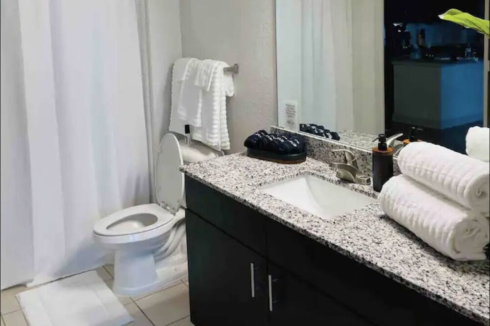 Photo of Bathroom in Golden Glades - The Woods