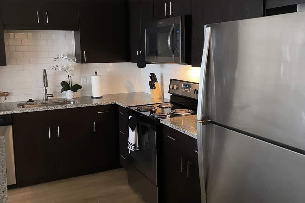 Photo of Kitchen in Golden Glades - The Woods