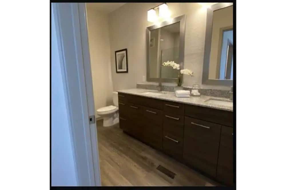 Photo of Bathroom in Avondale