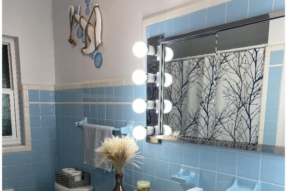 Photo of Bathroom in Ridge Manor
