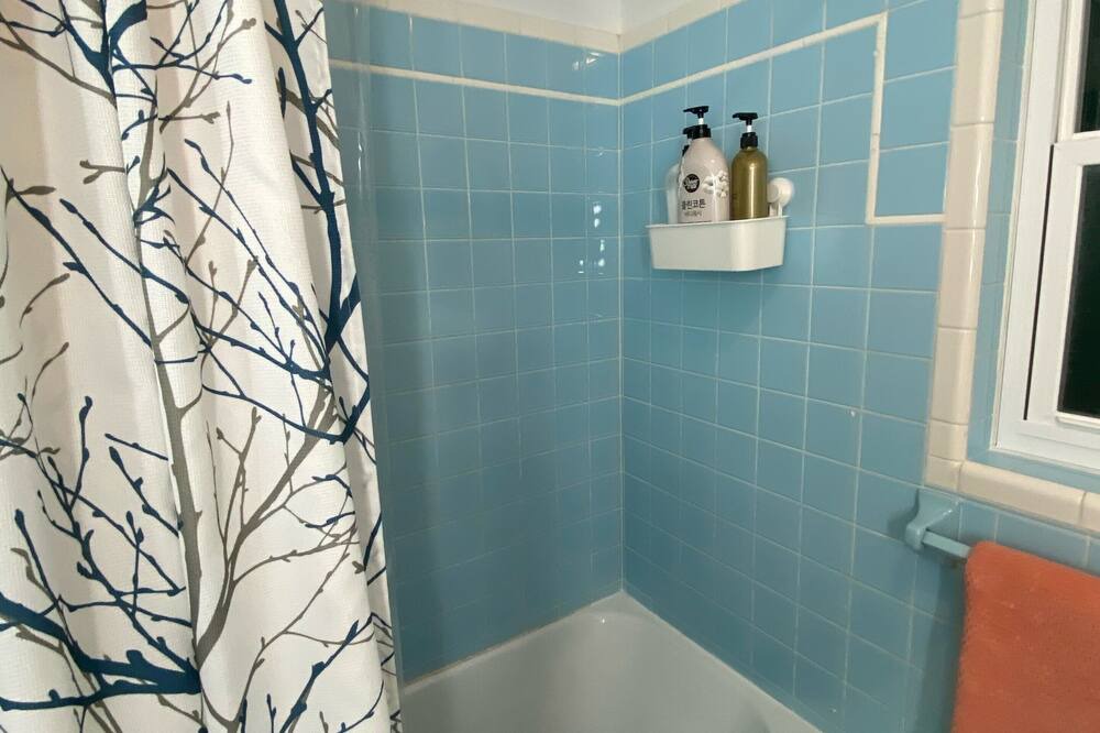 Photo of Bathroom in Ridge Manor