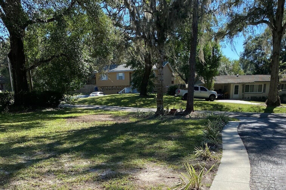 Photo of Outdoor in Ridge Manor