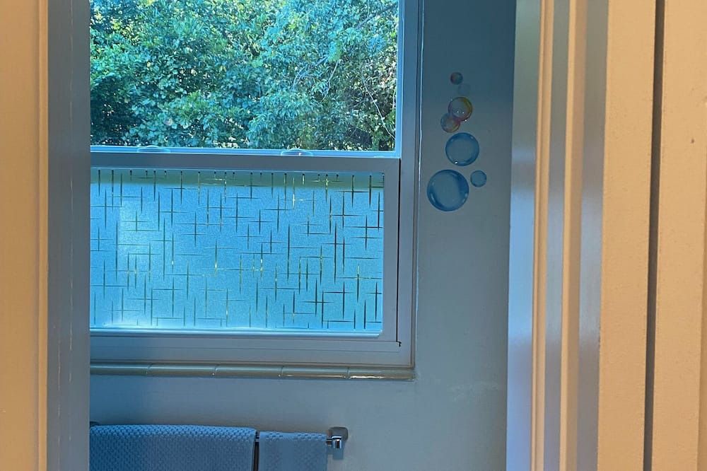 Photo of Bathroom in Ridge Manor