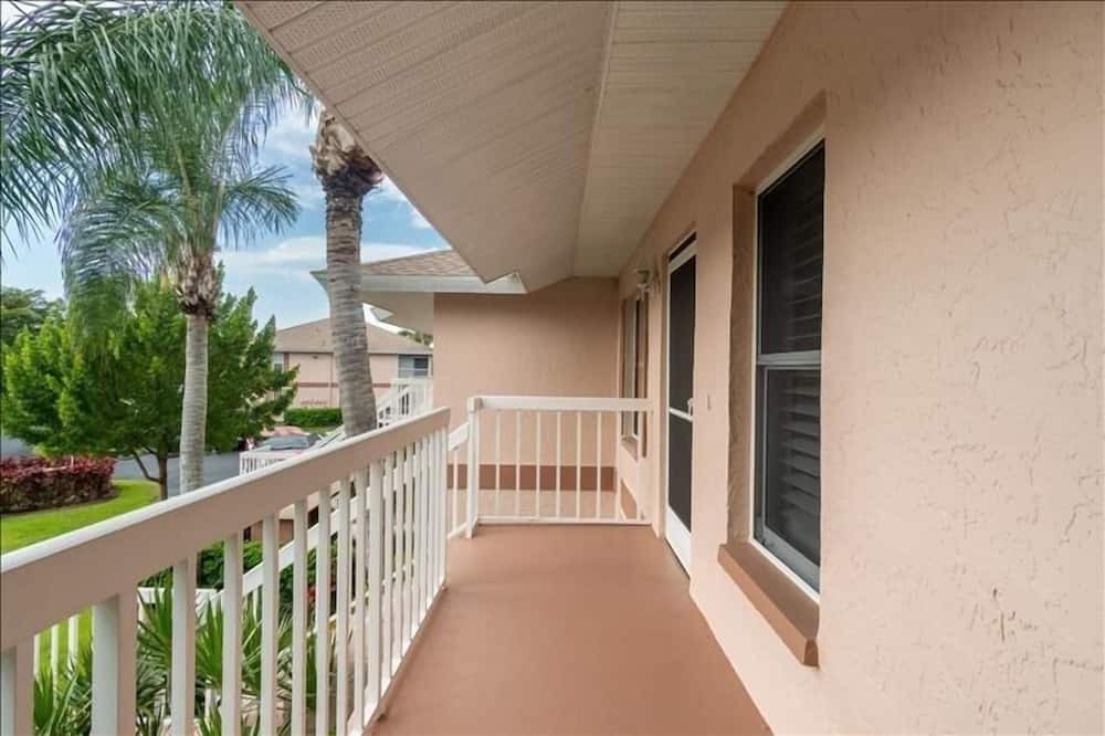 Photo of Patio Balcony in Hammock Bay