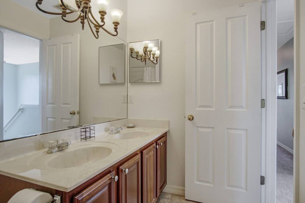 Photo of Bathroom in Tuscan Ridge