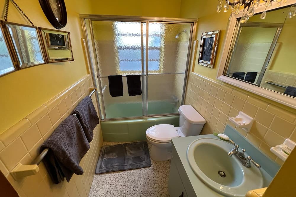 Photo of Bathroom in Pinellas Point
