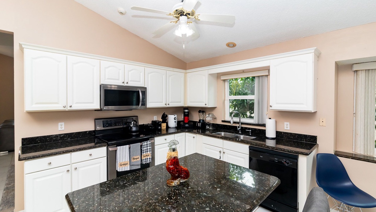 Photo of Kitchen in Lake Davenport Estates