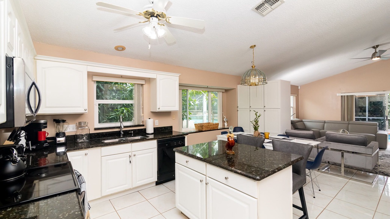 Photo of Kitchen in Lake Davenport Estates