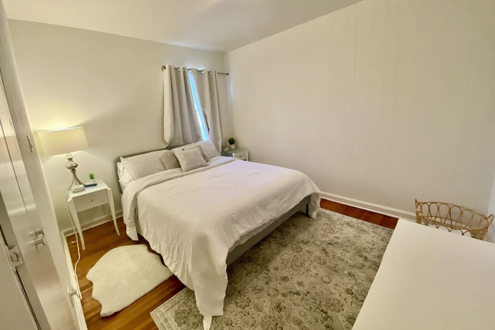 Photo of Bedroom in Longwood