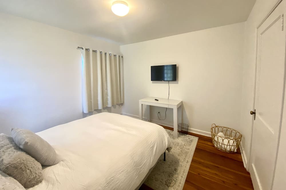 Photo of Bedroom in Longwood