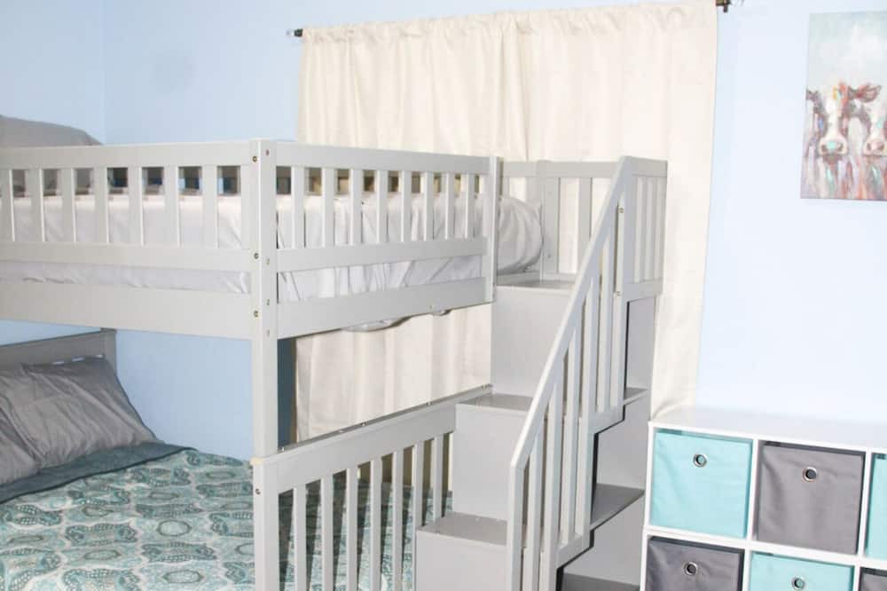 Photo of Bedroom in Jupiter Farms