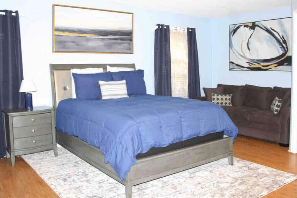 Photo of Bedroom in Jupiter Farms