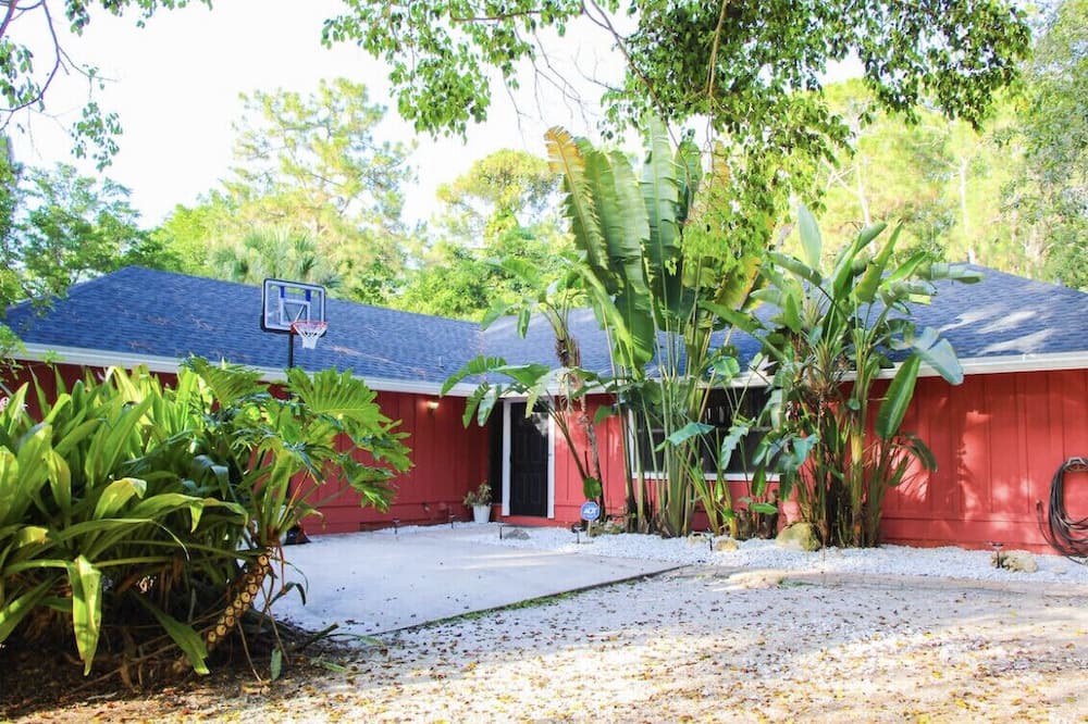 Photo of Outdoor in Jupiter Farms