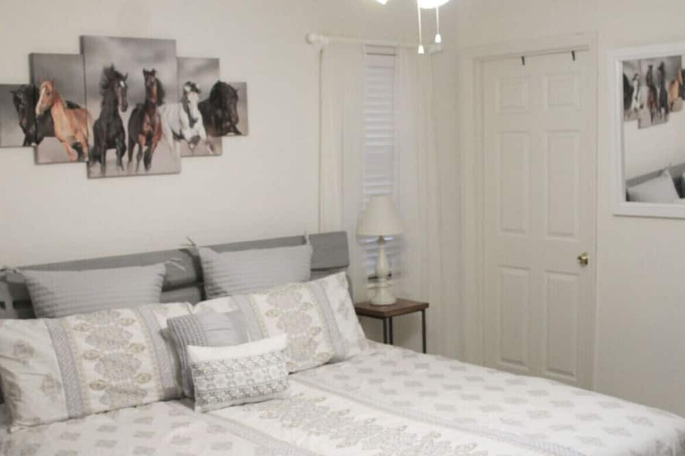 Photo of Bedroom in Jupiter Farms