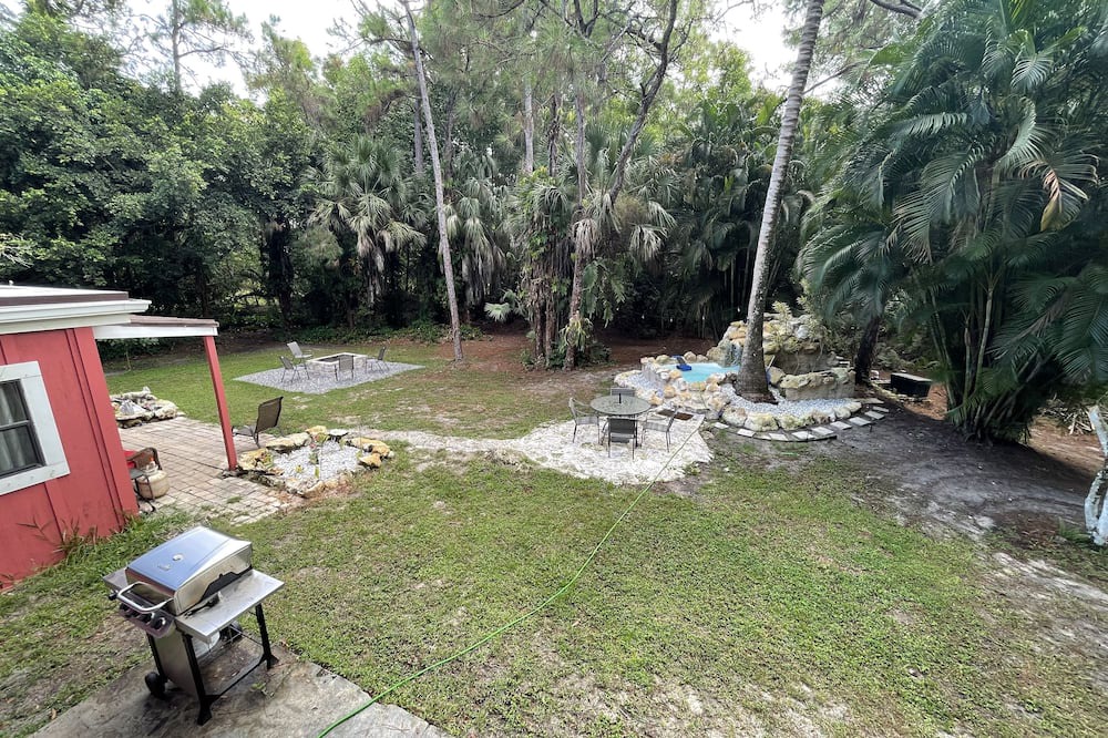 Photo of Outdoor in Jupiter Farms