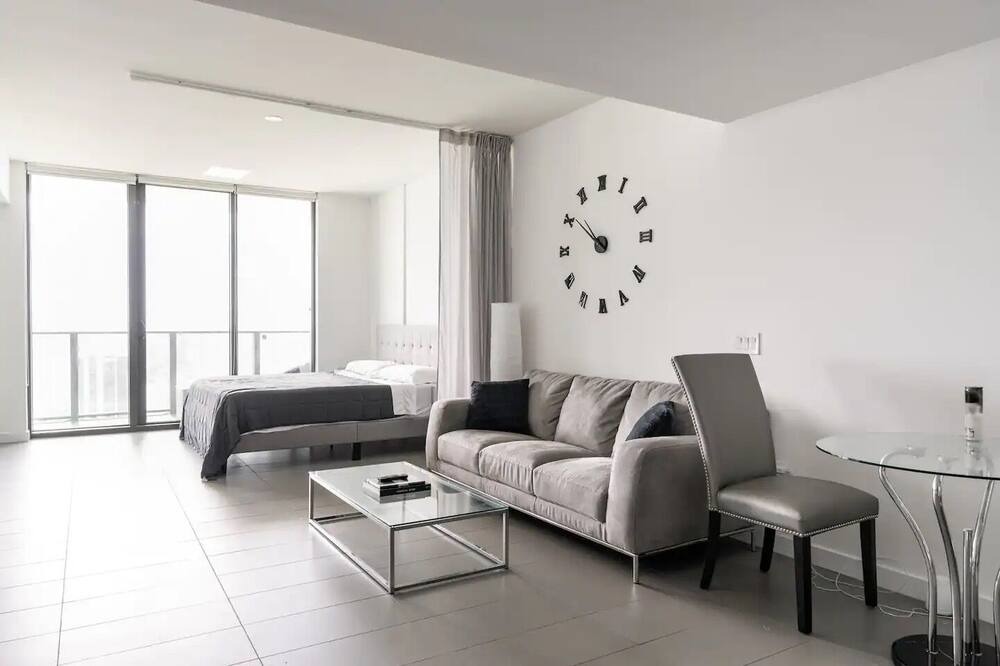 Photo of Livingroom in Town Square