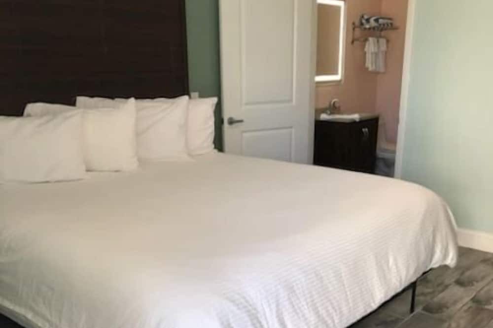 Photo of Bedroom in Ocean View Halifax Estates