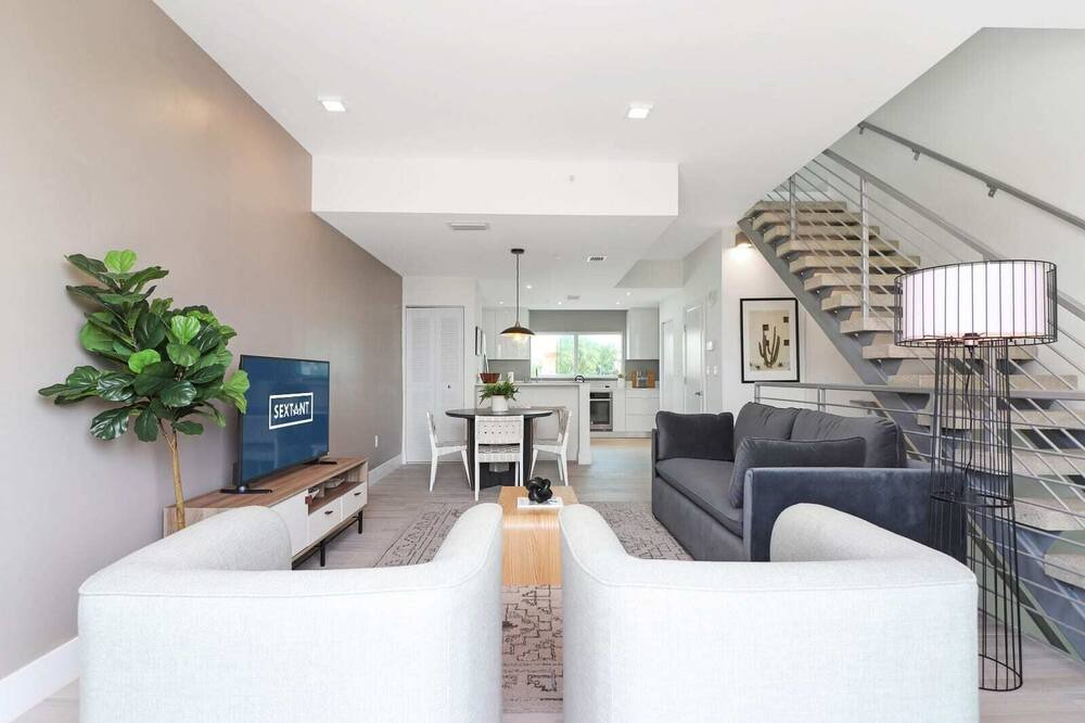Photo of Livingroom in North Beach