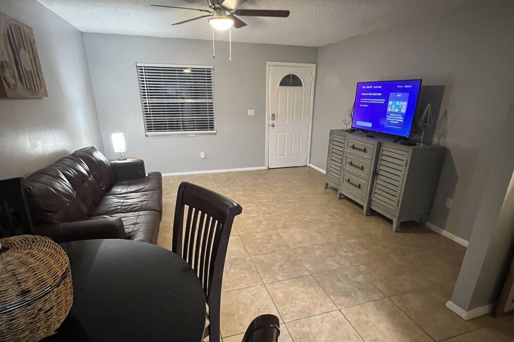 Photo of Livingroom in Ballast Point