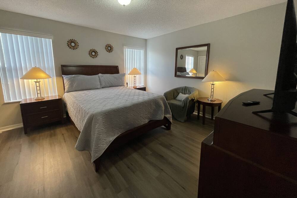 Photo of Bedroom in Lake Berkley
