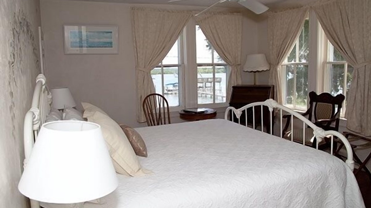 Photo of Bedroom in Historic District