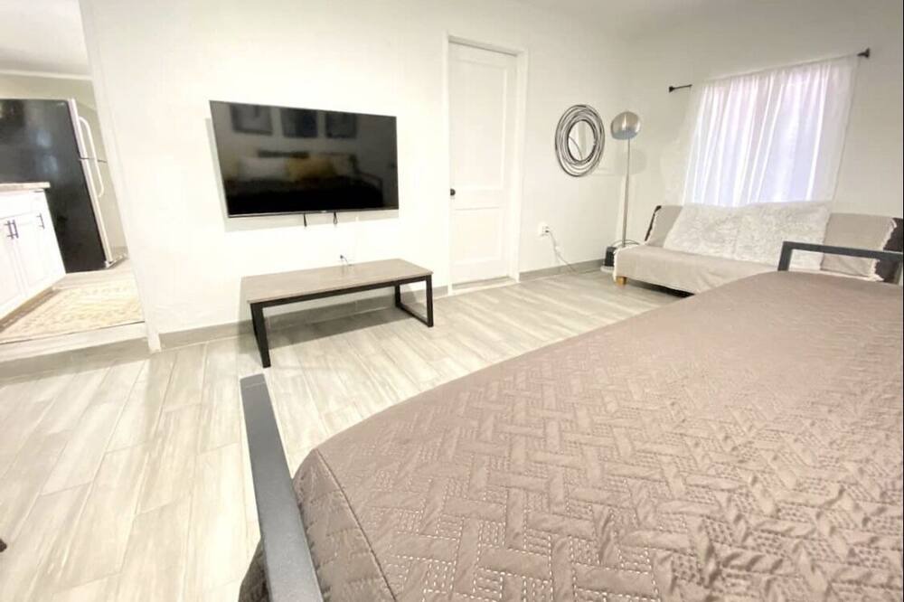 Photo of Bedroom in Little Haiti