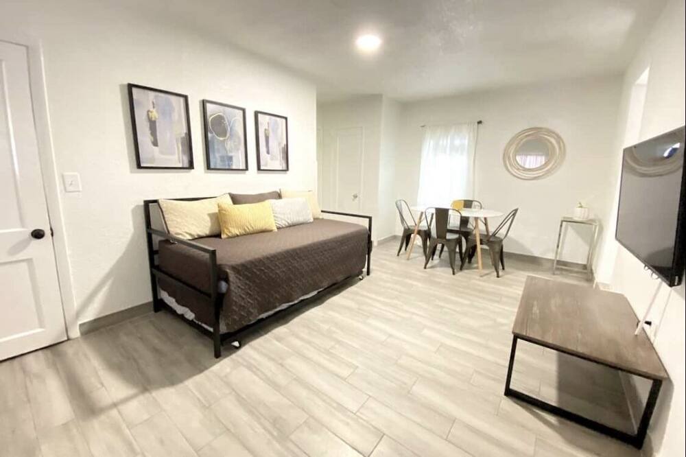 Photo of Livingroom in Little Haiti
