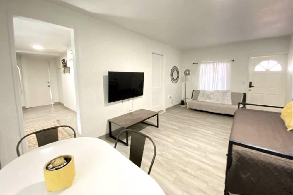 Photo of Livingroom in Little Haiti
