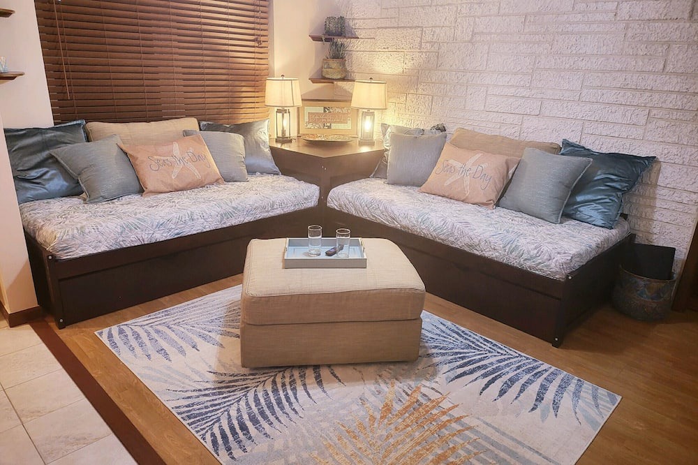 Photo of Livingroom in Jasmine Estates
