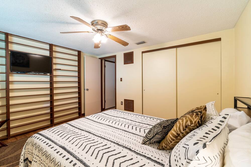 Photo of Bedroom in Jasmine Estates