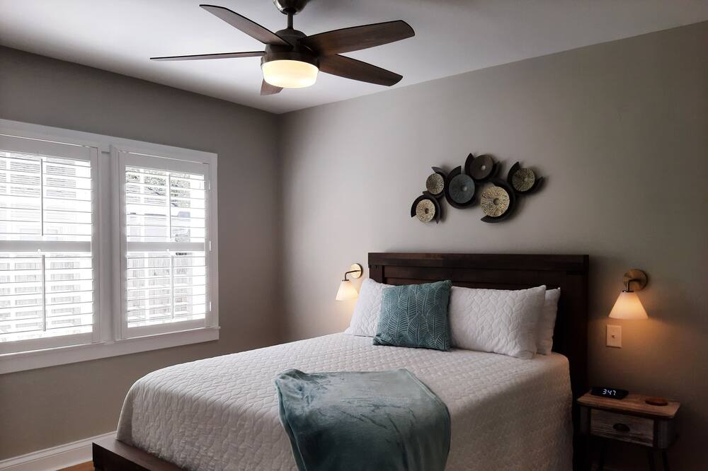 Photo of Bedroom in Avondale