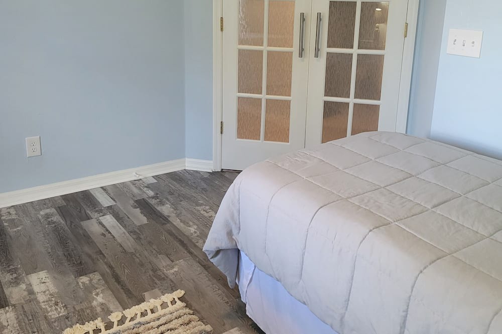 Photo of Bedroom in Pine Island Center