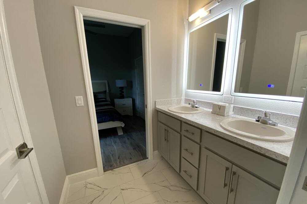 Photo of Bathroom in Fellowship