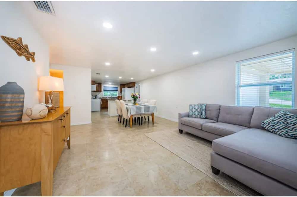 Photo of Livingroom in Tarpon Springs