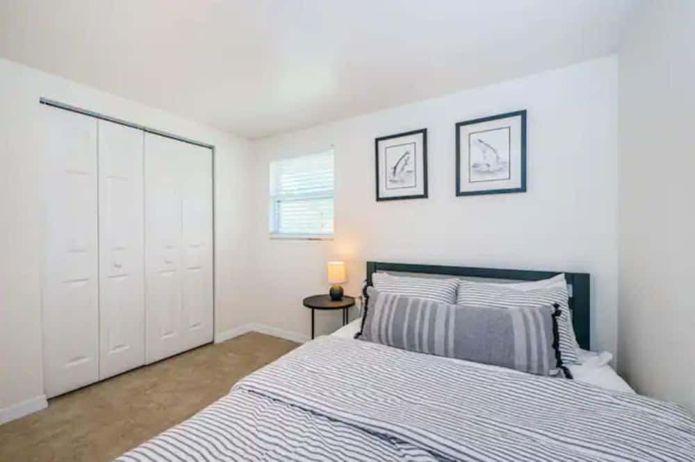 Photo of Bedroom in Tarpon Springs